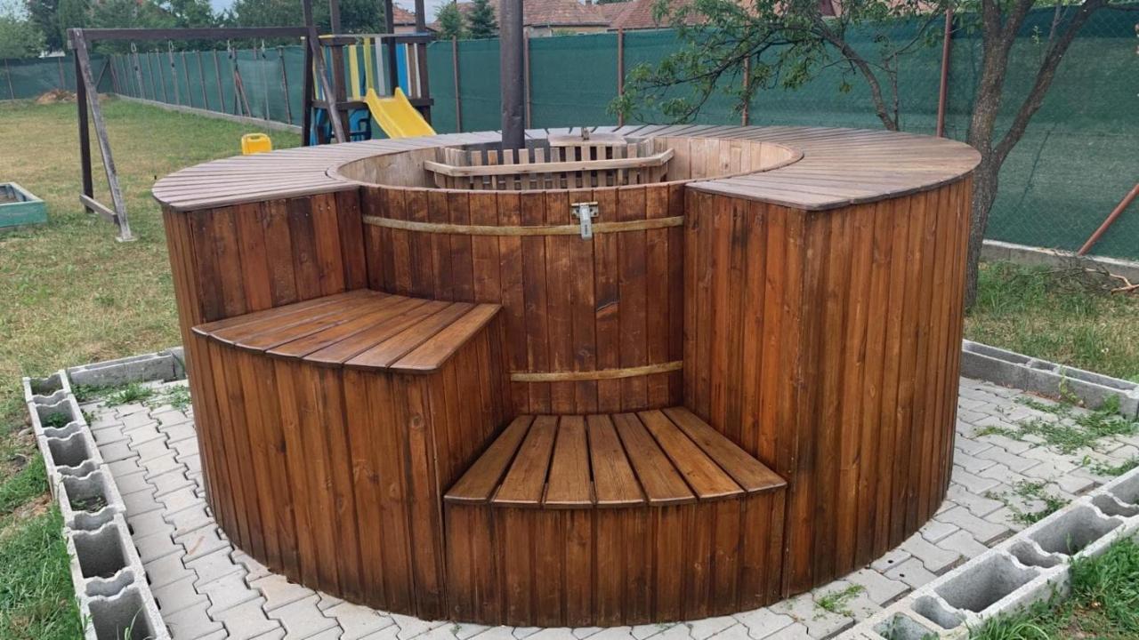 Peris Erika'S Holiday Cottage المظهر الخارجي الصورة